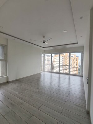 Room in 5 BHK Apartment at Raunak Viraj Tower , Pokhran Road No Two – for Sale