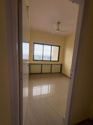 Room in 1 BHK Apartment at Shri Ganesh Sai CHS, Wadala – for Rent