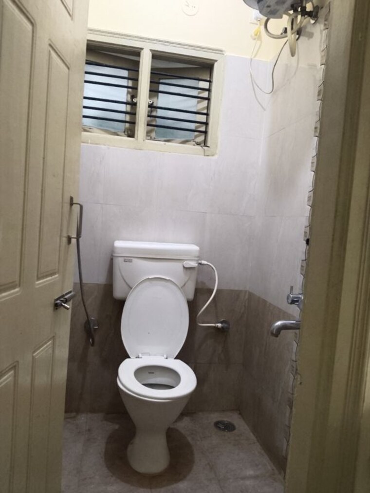 Bathroom, jp nagar phase 8 1 Bedroom 450 Sq.Ft. Builder Floor In Jp Nagar Phase 8 Bangalore 10741415