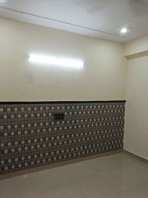 Room in 5 BHK Apartment at Spacetech Edana, Alpha 1 Greater Noida – for Sale