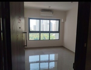 Room in 2 BHK Apartment at Piramal Vaikunth, Balkum Pada – for Rent