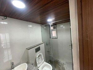 Bathroom in 4 BHK Apartment at Shapoorji Pallonji BKC 28, Bandra East – for Rent