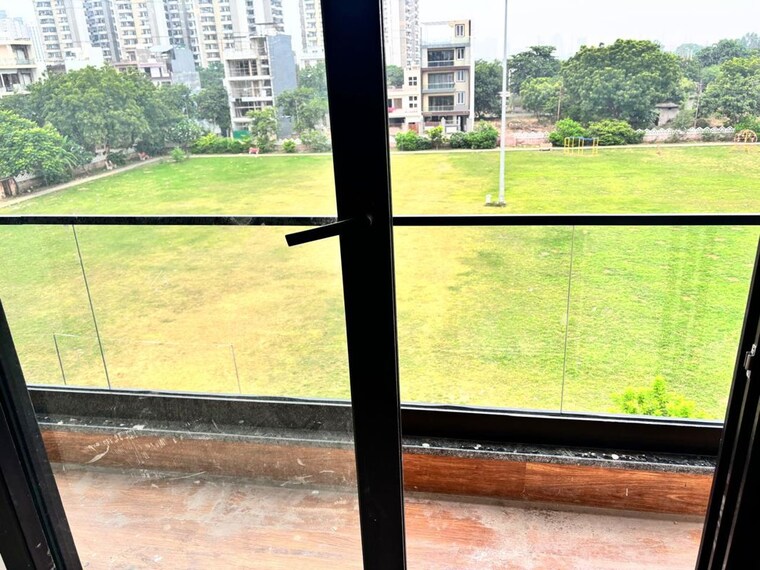 Garden, parsvnath-edens 4 Bedroom 2400 Sq.Ft. Apartment In Alpha Ii Greater Noida Greater Noida 10741476