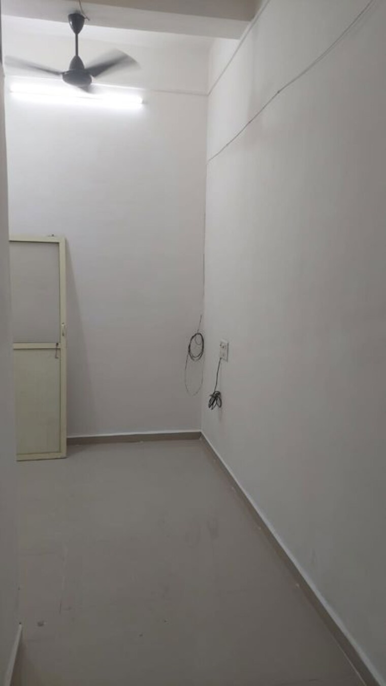 Bathroom, maruti-mahadev-nagar 2 Bedroom 1000 Sq.Ft. Apartment In Sunil Nagar Thane 10741470