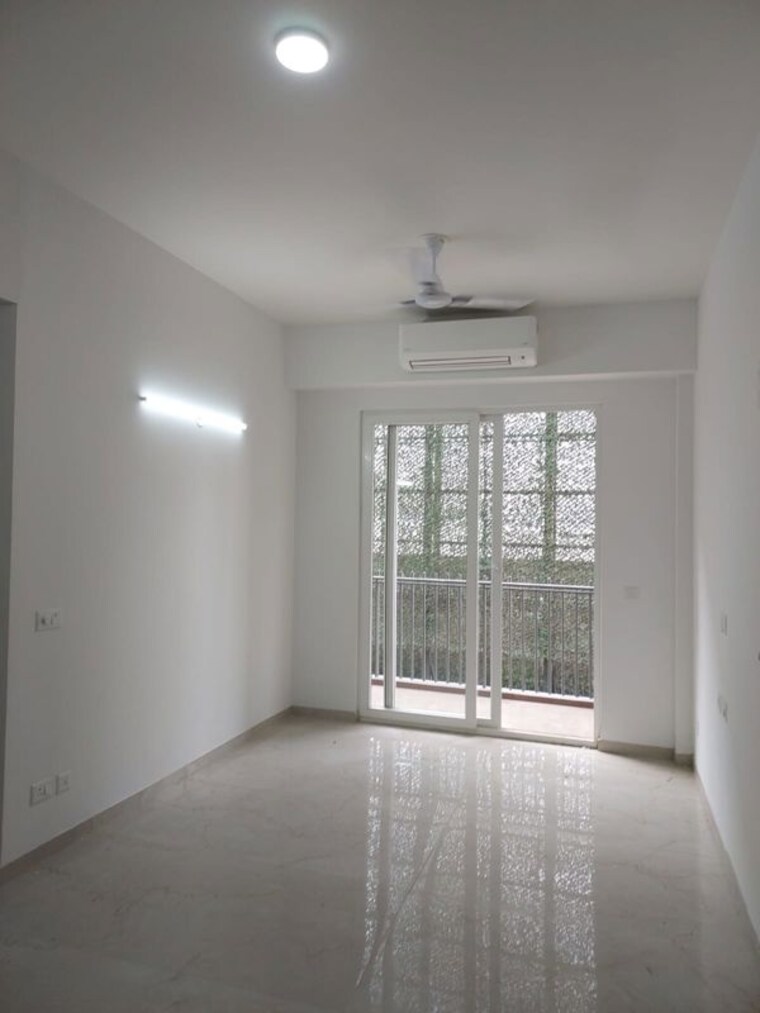 Room, signature-global-city-81 2 Bedroom 1185 Sq.Ft. Apartment In Sector 81 Gurgaon 10741484