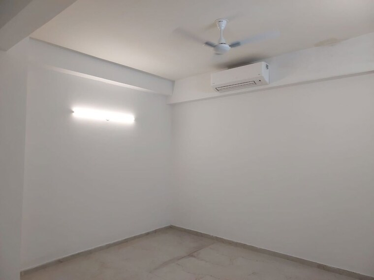 Room, signature-global-city-81 2 Bedroom 1185 Sq.Ft. Apartment In Sector 81 Gurgaon 10741484