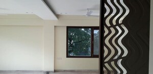 Room in 4 BHK Builder Floor at South Extension ii – for Rent
