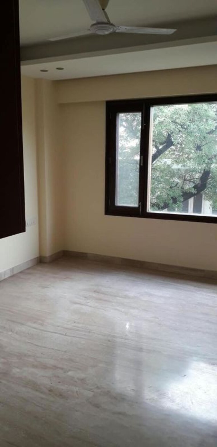 Room, south extension ii 4 Bedroom 2200 Sq.Ft. Builder Floor In South Extension ii Delhi 10741485