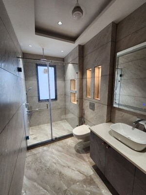 Building Lobby in 3 BHK Builder Floor at Sushant Lok 2, Sector 57 – for Sale