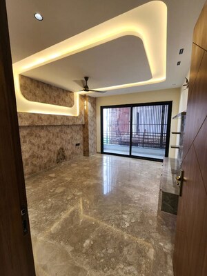 Room in 3 BHK Builder Floor at Sushant Lok 2, Sector 57 – for Sale