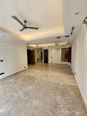Room in 3 BHK Builder Floor at Sushant Lok 2, Sector 57 – for Sale