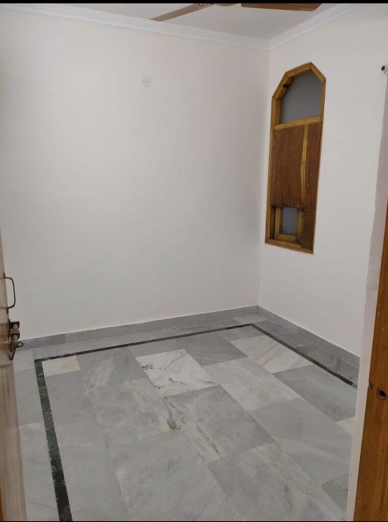 Room, hari nagar 2 Bedroom 60 Sq.Yd. Builder Floor In Hari Nagar Delhi 10732222