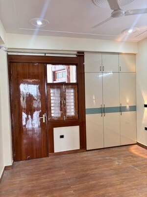 Room in 2 BHK Apartment at Parsvnath Edens, Alpha Ii Greater Noida – for Sale