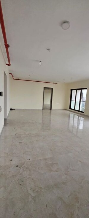 Room in 3 BHK Apartment at IM Applaud 38, Goregaon East – for Rent