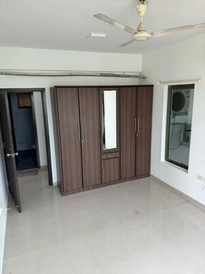 2.5 BHK Apartment For Rent in Oberoi Realty Woods, Goregaon East