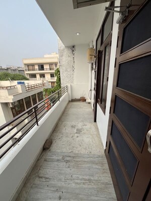 Balcony in 2 BHK Builder Floor at Sector 43 – for Rent