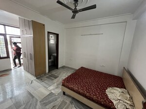 Bedroom in 2 BHK Builder Floor at Sector 43 – for Rent