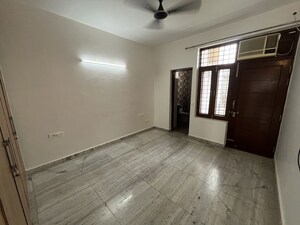 Room in 2 BHK Builder Floor at Sector 43 – for Rent