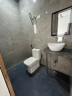 Living Room in 2 BHK Builder Floor at Sector 43 – for Rent