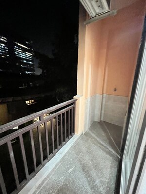Balcony in 2 BHK Builder Floor at Sector 42 – for Rent