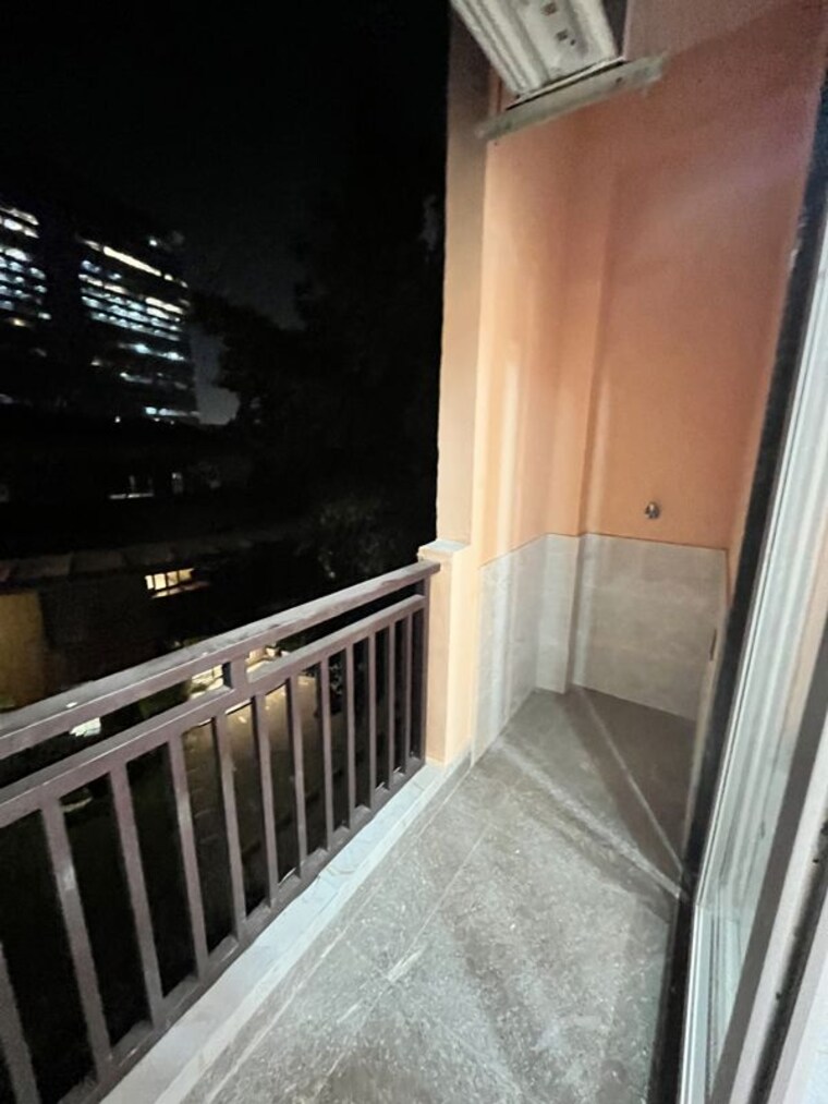 Balcony, sector 42 2 Bedroom 1245 Sq.Ft. Builder Floor In Sector 42 Gurgaon 10740442