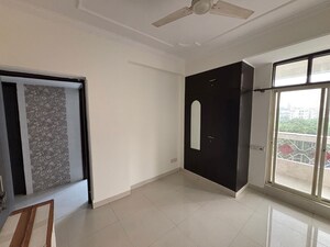 Room in 4 BHK Apartment at Sector 9 Dwarka – for Rent