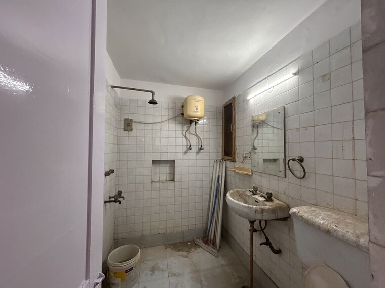 Bathroom, sector 12 dwarka 3 Bedroom 1668 Sq.Ft. Apartment In Sector 12 Dwarka Delhi 10741671