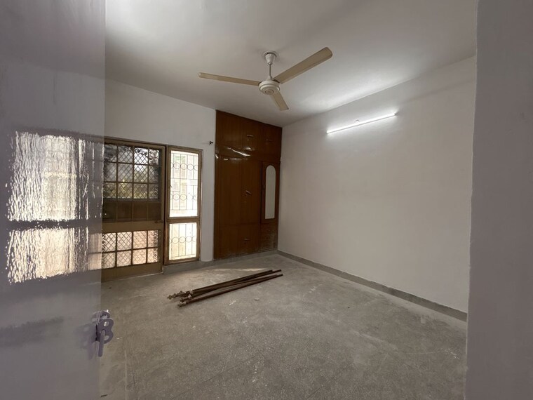 Room, sector 12 dwarka 3 Bedroom 1668 Sq.Ft. Apartment In Sector 12 Dwarka Delhi 10741671