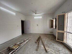 Room in 3 BHK Apartment at Sector 12 Dwarka – for Sale
