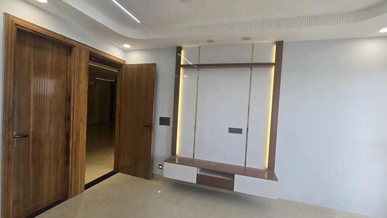 undefined, sector 7 3 Bedroom 250 Sq.Yd. Builder Floor In Sector 7 Gurgaon 10741674
