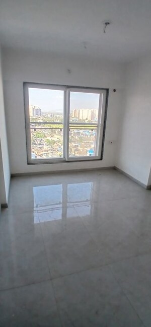 Room in 2 BHK Apartment at Vaibhav Queens Park, Chembur – for Sale