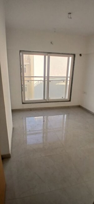 Room in 2 BHK Apartment at Vaibhav Queens Park, Chembur – for Sale