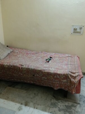 Bedroom in 2 BHK Builder Floor at Saket – for Rent