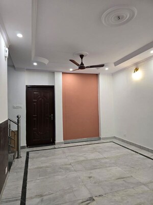 Room in 2.5 BHK Villa at Sector 56 – for Rent