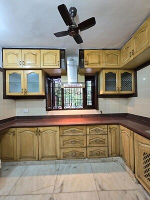 Kitchen in 2.5 BHK Villa at Sector 56 – for Rent