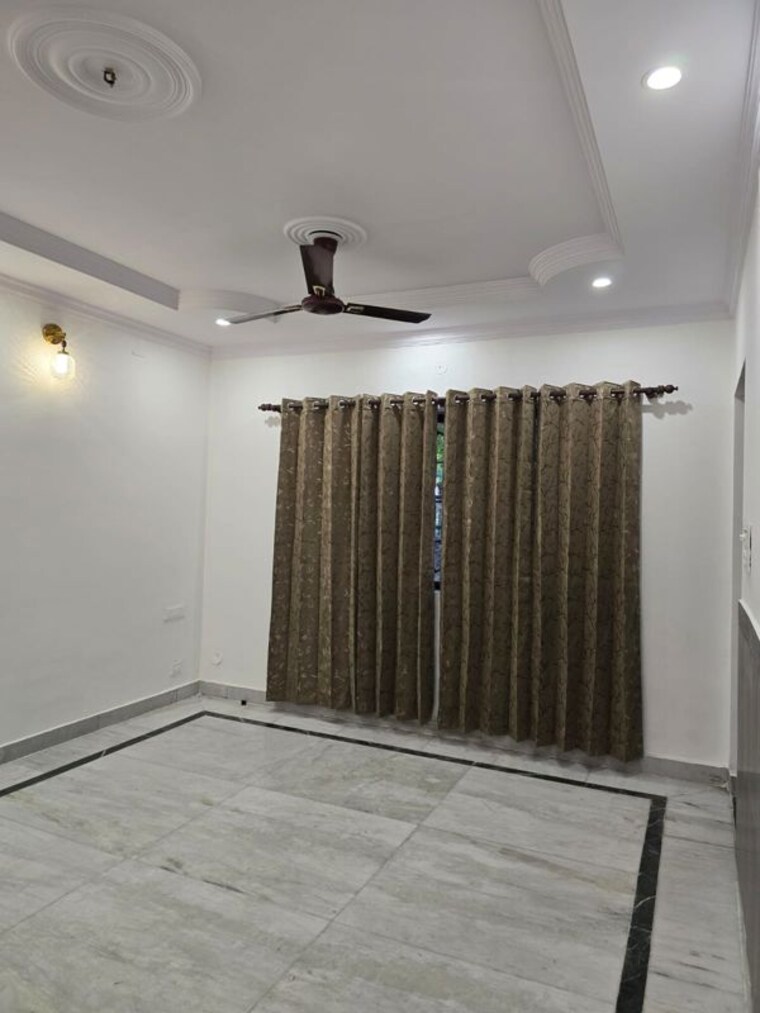 Bathroom, sector 56 2.5 Bedroom 1410 Sq.Ft. Villa In Sector 56 Noida 10741752