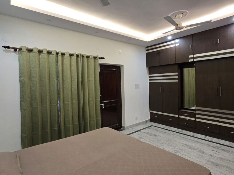 undefined, sector 55 6+ Bedroom 258 Sq.Yd. Villa In Sector 55 Noida 10741757