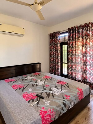 Bedroom in 6+ BHK Independent House at Sector 79 – for Sale