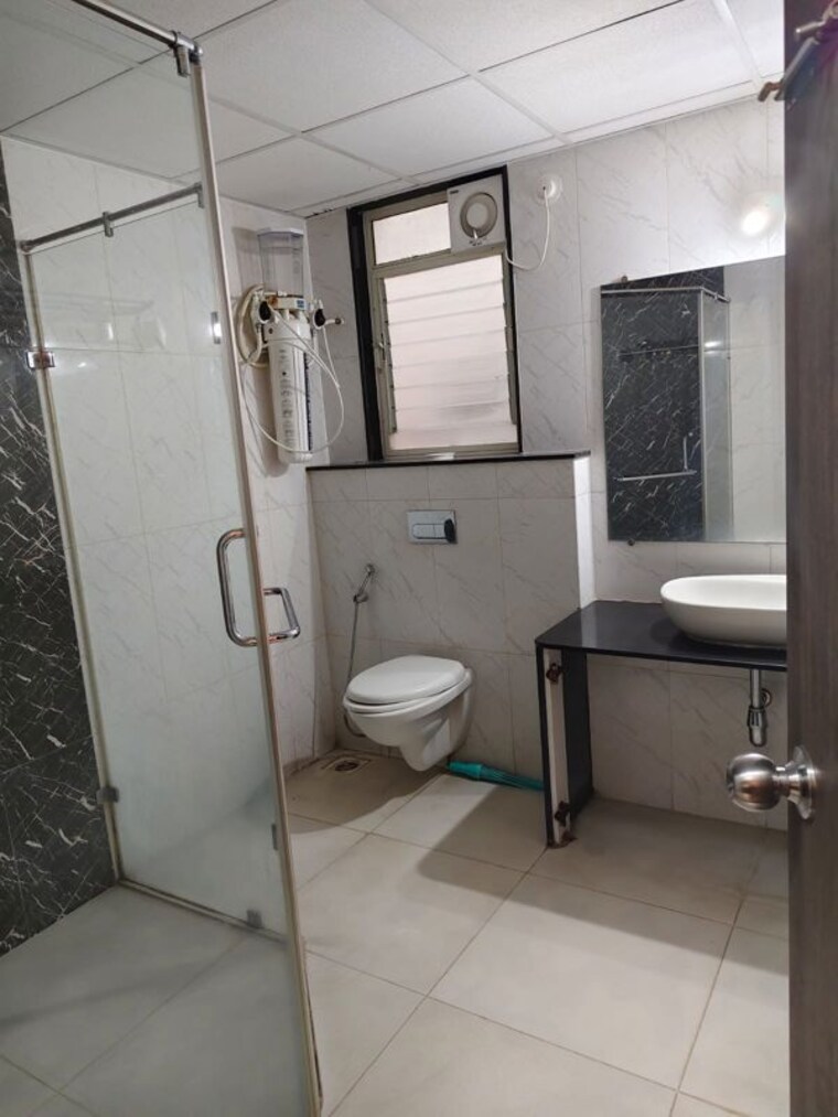 Bathroom, kolte-patil-elburz-hills-dales 3 Bedroom 1675 Sq.Ft. Apartment In Nibm Pune 10741791