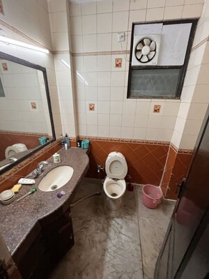 Bathroom in 3 BHK Builder Floor at Sector 43 – for Rent