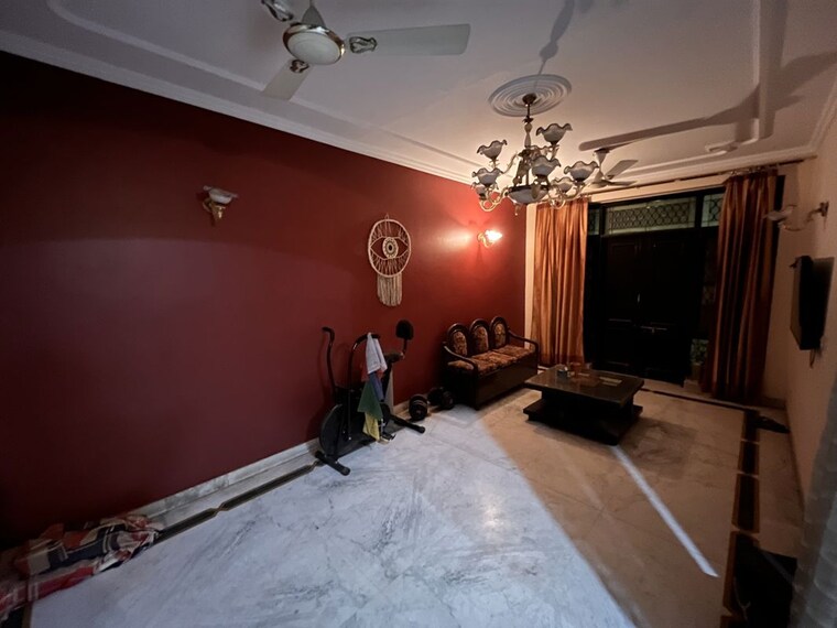 Room, sector 43 3 Bedroom 215 Sq.Yd. Builder Floor In Sector 43 Gurgaon 10740491