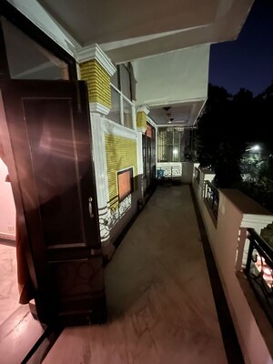 Balcony in 3 BHK Builder Floor at Sector 43 – for Rent