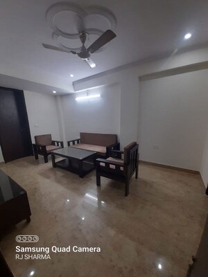 Living Room in 2 BHK Builder Floor at Sector 43 – for Rent