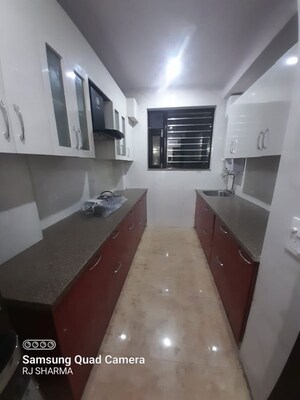 Kitchen in 2 BHK Builder Floor at Sector 43 – for Rent