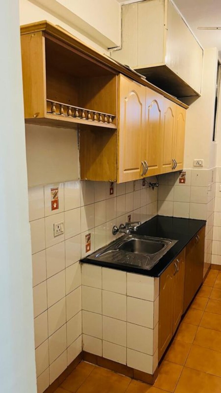 Kitchen, suncity-essel-tower 3.5 Bedroom 1637 Sq.Ft. Builder Floor In Sector 28 Gurgaon 10741858