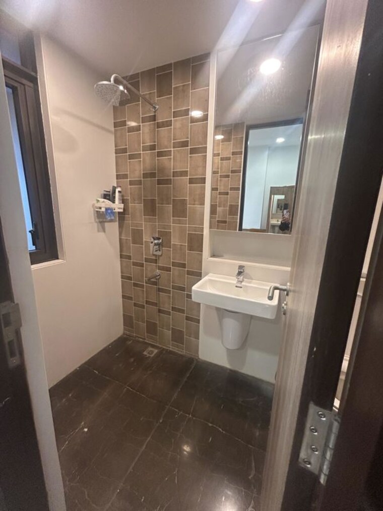 Bathroom, lodha-marquise 2 Bedroom 857 Sq.Ft. Apartment In Worli Mumbai 10741880