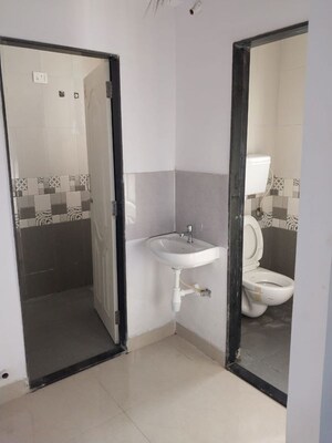 Bathroom in 1 BHK Apartment at Goregaon West – for Rent