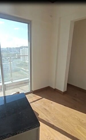 Room in 2 BHK Apartment at Kharadi – for Rent
