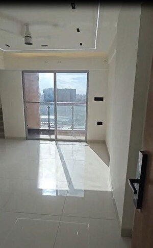 Room in 2 BHK Apartment at Kharadi – for Rent