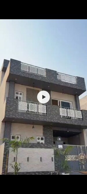 4 BHK Villa For Sale in Wave City, Wave City